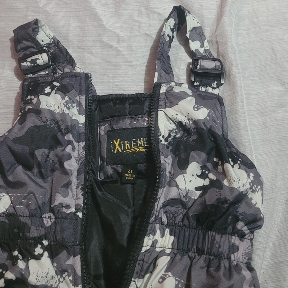 2T Ski bib(sold) - Picture 3 of 3